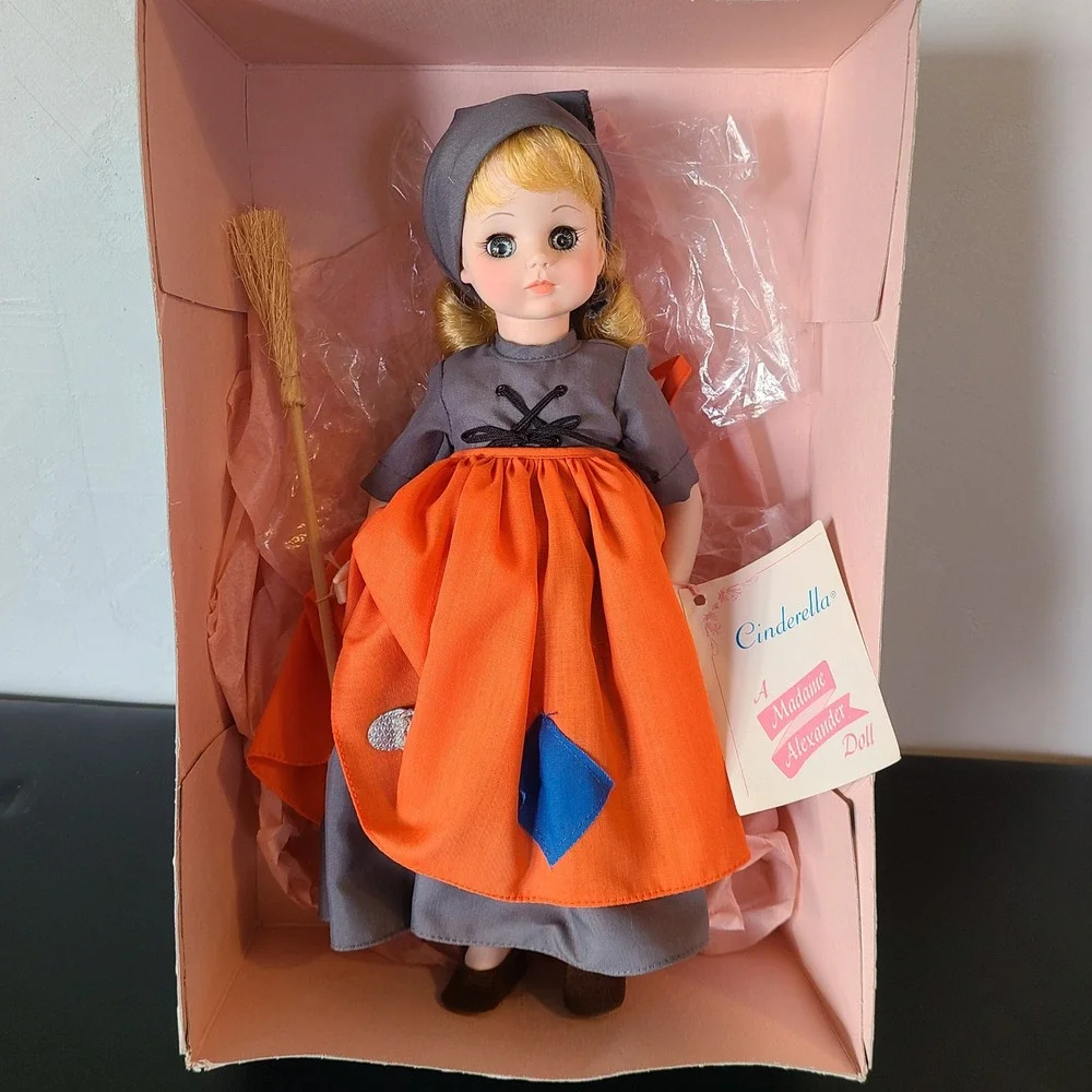 Madame Alexander Cinderella Poor Girl Doll Girl 8in Grey/Orange‎ Vintage